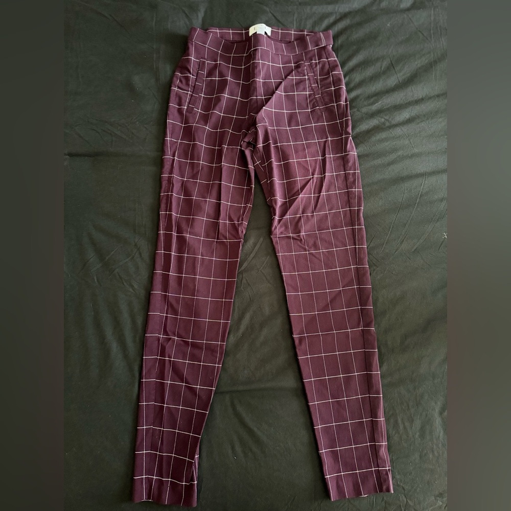 Woman’s Checkered JEGGING Pants - Maroon 😍